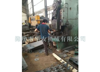 點擊查看詳細信息<br>標題：華友機械車間一角 閱讀次數(shù)：8839